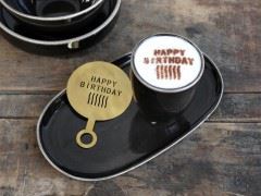Chic Antique - Kaffestencil, happy birthday
